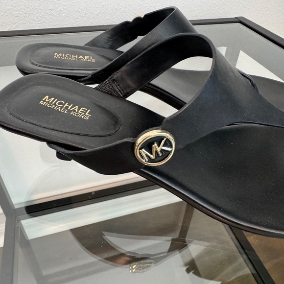 MICHAEL KORS women’s black Lucinda Kitten Heel Leather Sandals Size 9 NWOB - Picture 3 of 12